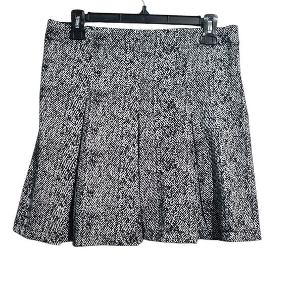 Max Studio Pleated Miniskirt Black Size L NWT - Picture 3 of 6